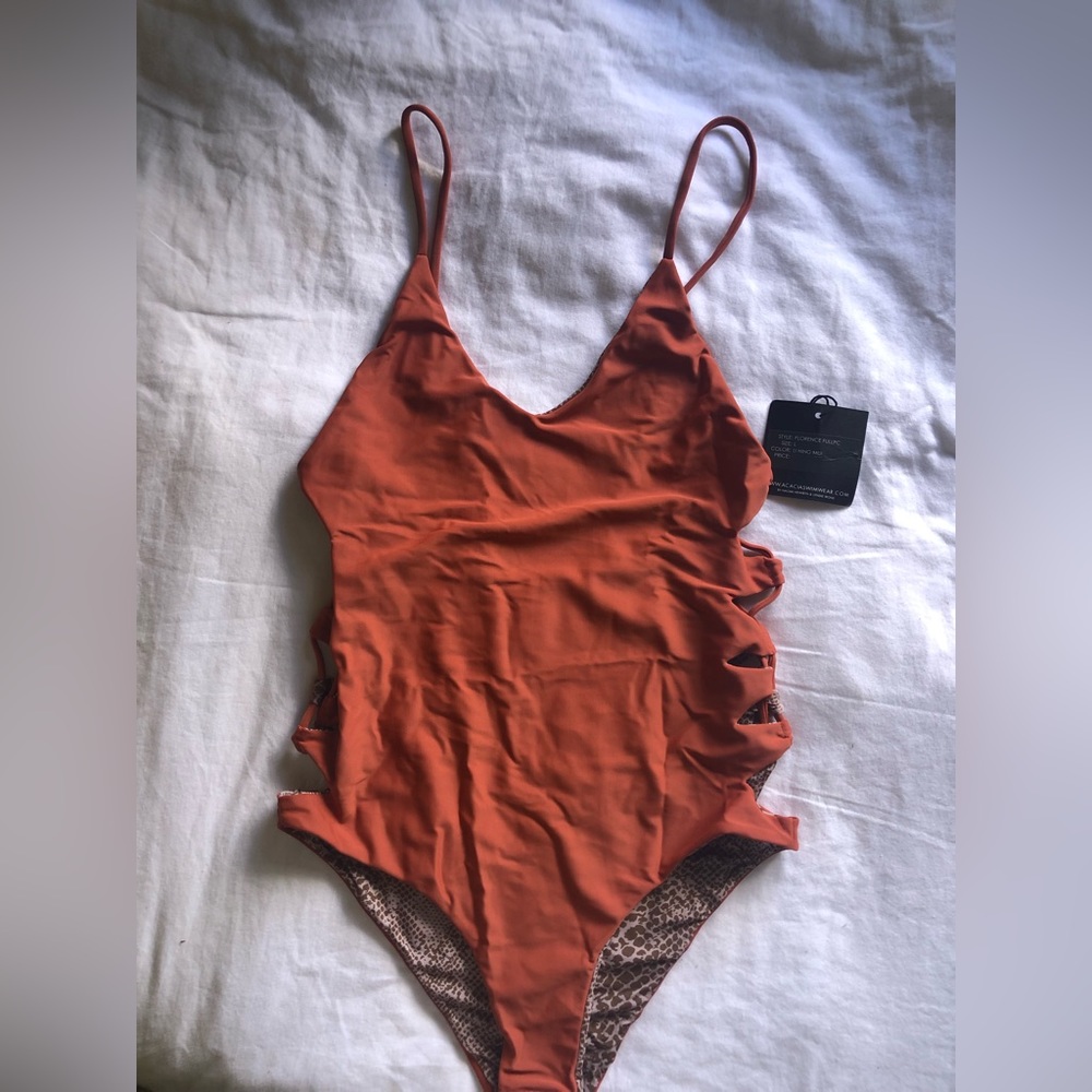 Acasia swim L